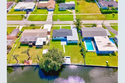 1061 NW 87th St, Miami, FL 33150 - Photo 16