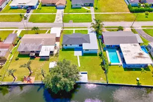 1061 NW 87th St, Miami, FL 33150 - Photo 16