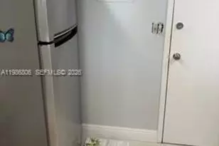 427 Golden Isles Dr, Hallandale Beach, FL 33009 - Photo 14