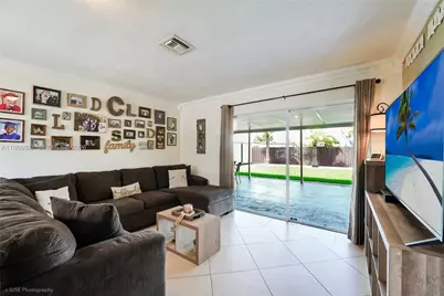 7921 NW 178th St, Hialeah, FL 33015 - Photo 6