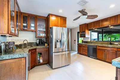 1675 Coral Gardens Dr, Wilton Manors, FL 33334 - Photo 6