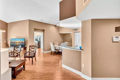 771 N Pine Island Rd #303, Plantation, FL 33324 - Photo 4