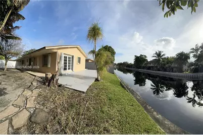 590 NE 20th St #2, Wilton Manors, FL 33305 - Photo 1