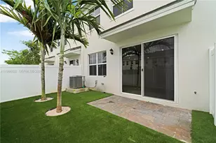 230 SW 170th Ave, Pembroke Pines, FL 33027 - Photo 4