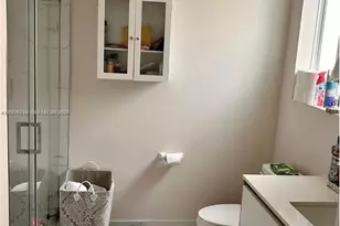 2561 NE 193rd St, Miami, FL 33180 - Photo 12