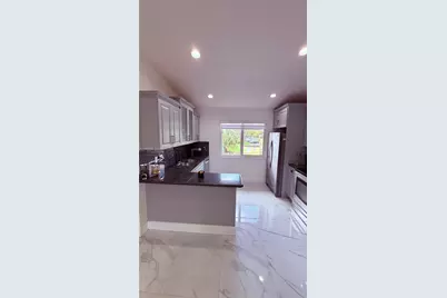 8033 Lake Dr #203, Doral, FL 33166 - Photo 4