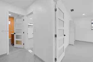 8850 NE 4th Ave, El Portal, FL 33138 - Photo 20
