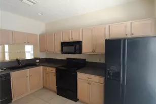 5071 Palmbrooke Cir, West Palm Beach, FL 33417 - Photo 2