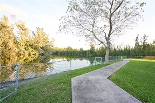 8240 SW 210th St, Cutler Bay, FL 33189 - Photo 30