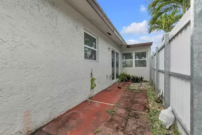 10532 SW 21st Ln, Miami, FL 33165 - Photo 26