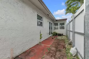 10532 SW 21st Ln, Miami, FL 33165 - Photo 26