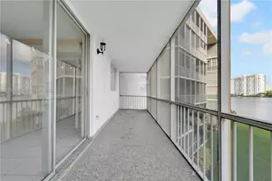 2999 Point E Dr, Aventura, FL 33160 - Photo 12