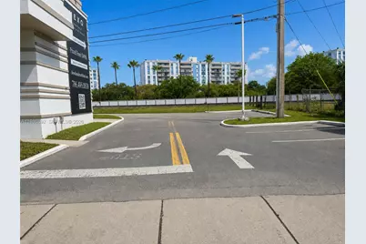13750 Biscayne Blvd, North Miami Beach, FL 33181 - Photo 20