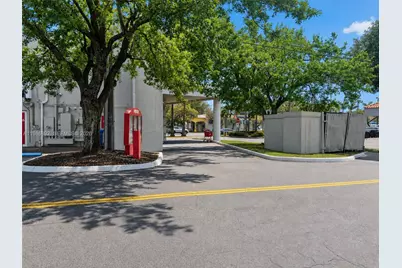 13750 Biscayne Blvd, North Miami Beach, FL 33181 - Photo 22