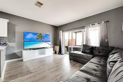 347 NE 34th Ter, Homestead, FL 33033 - Photo 6