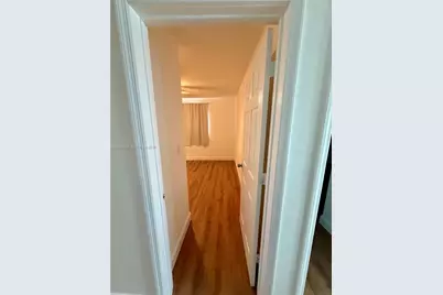 11201 NE 3rd Ave, Miami, FL 33161 - Photo 16