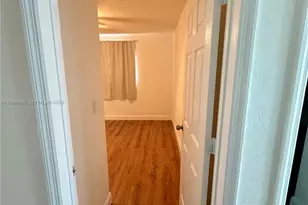 11201 NE 3rd Ave, Miami, FL 33161 - Photo 16