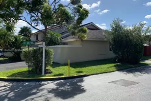 4526 SW 143rd Ct W, Miami, FL 33175 - Photo 4