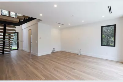 555 Catalonia Ave, Coral Gables, FL 33134 - Photo 6