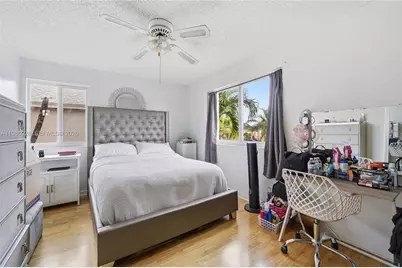 1421 SW 97th Ave, Pembroke Pines, FL 33025 - Photo 12