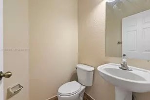 2463 SE 15th Ct, Homestead, FL 33035 - Photo 8