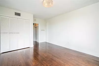 1150 Euclid Ave #304, Miami Beach, FL 33139 - Photo 14