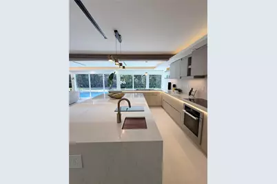 8220 SW 133rd St, Pinecrest, FL 33156 - Photo 10