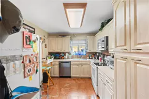 720 NW 4th St, Hallandale Beach, FL 33009 - Photo 16