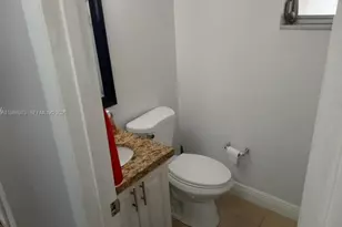 8860 Fontainebleau Blvd, Miami, FL 33172 - Photo 10
