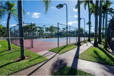 17751 NW 63rd Ct, Hialeah, FL 33015 - Photo 4