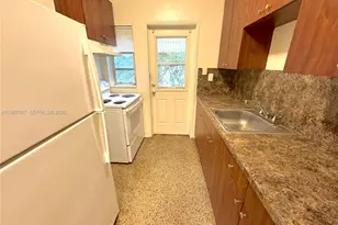 501 SE 12th Ct, Fort Lauderdale, FL 33316 - Photo 2