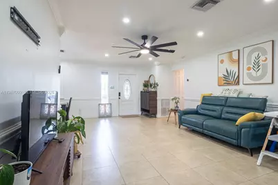 8740 NW 11th St, Pembroke Pines, FL 33024 - Photo 4