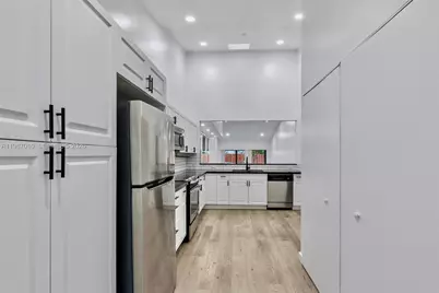 518 NE 199th Ln #3R, Miami, FL 33179 - Photo 6