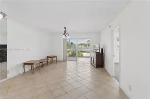 7887 Golf Cir Dr, Margate, FL 33063 - Photo 6