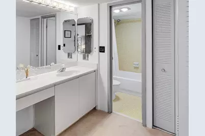 100 Bayview Dr #617, Sunny Isles Beach, FL 33160 - Photo 22