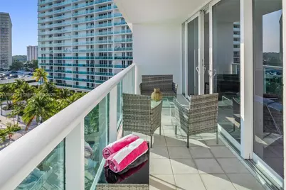 100 Bayview Dr #617, Sunny Isles Beach, FL 33160 - Photo 6