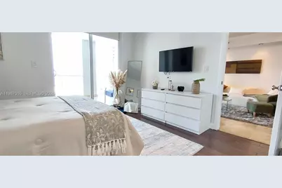 170 SE 14th St #2805, Miami, FL 33131 - Photo 18