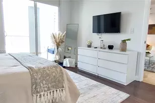 170 SE 14th St, Miami, FL 33131 - Photo 18