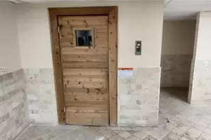 170 SE 14th St, Miami, FL 33131 - Photo 44