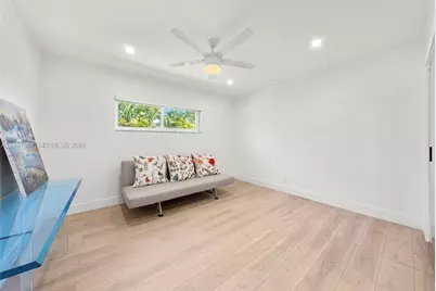 424 Alamanda Dr, Hallandale Beach, FL 33009 - Photo 42