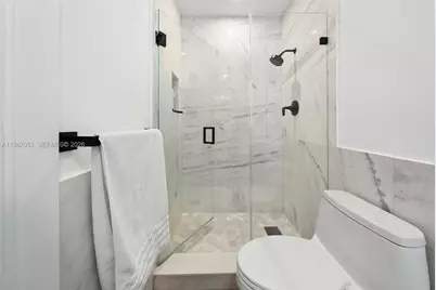 424 Alamanda Dr, Hallandale Beach, FL 33009 - Photo 46