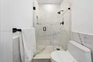 424 Alamanda Dr, Hallandale Beach, FL 33009 - Photo 46