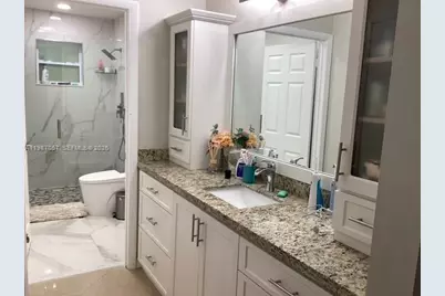 8807 NW 109th Ter, Hialeah Gardens, FL 33018 - Photo 6