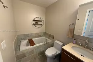 2641 N Flamingo Rd, Sunrise, FL 33323 - Photo 20