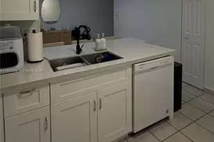 9437 Fontainebleau Blvd, Miami, FL 33172 - Photo 6