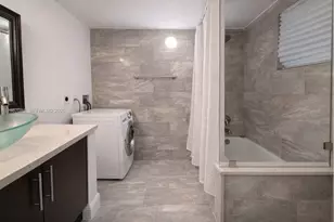 1660 NE 135th St, North Miami, FL 33181 - Photo 14