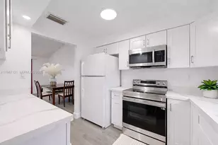 20704 SW 103rd Pl, Cutler Bay, FL 33189 - Photo 10