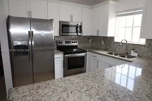 7812 NW 198th St, Hialeah, FL 33015 - Photo 6