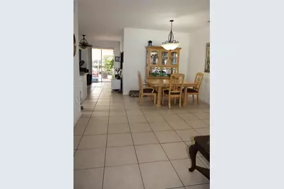 7812 NW 198th St, Hialeah, FL 33015 - Photo 10
