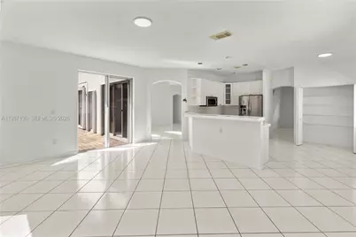 2327 NW 187th Ave, Pembroke Pines, FL 33029 - Photo 18